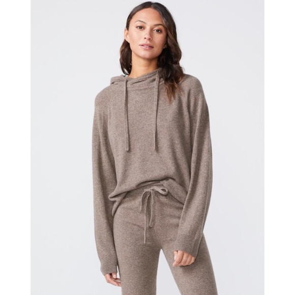 Monrow Sweaters - Monrow Womens Cashmere Lounge Hoody in Toast